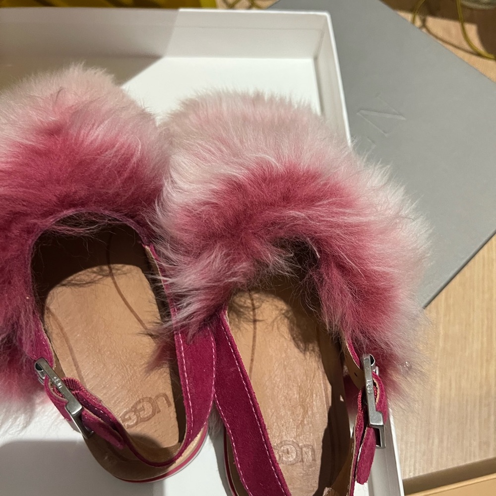 Ugg flats - Picture 2 of 2